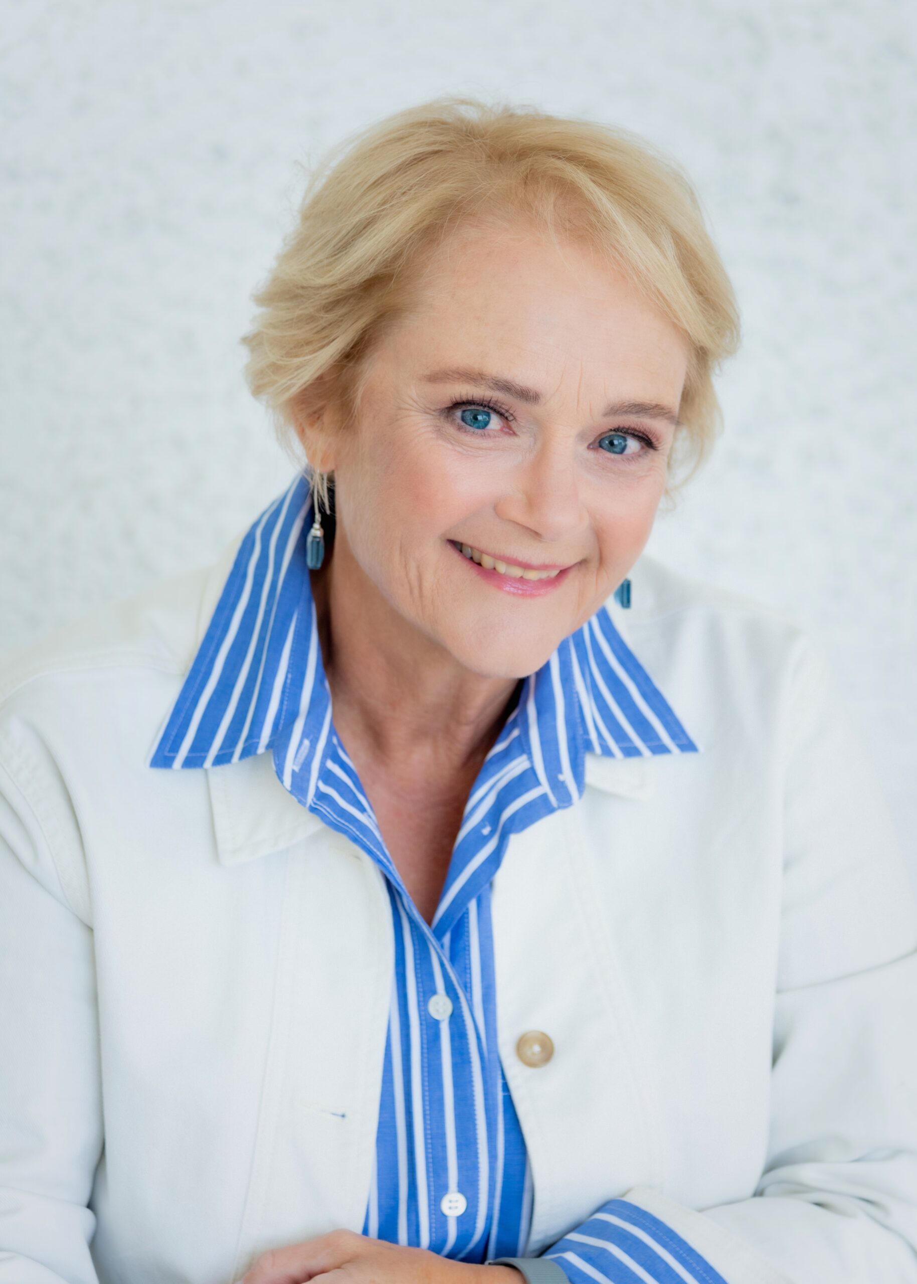 Carolyn Caldwell is a Certified Productivity Coach with over 10 years experience.